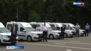 Смоленским медучреждениям передали новые автомобили